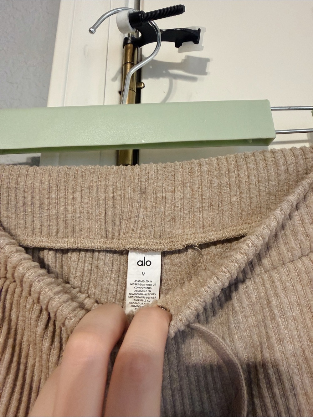 Alo Yoga Muse Ribbed Hoodie Jogger Set Taupe Gravel Heather M - Picture 7 of 8